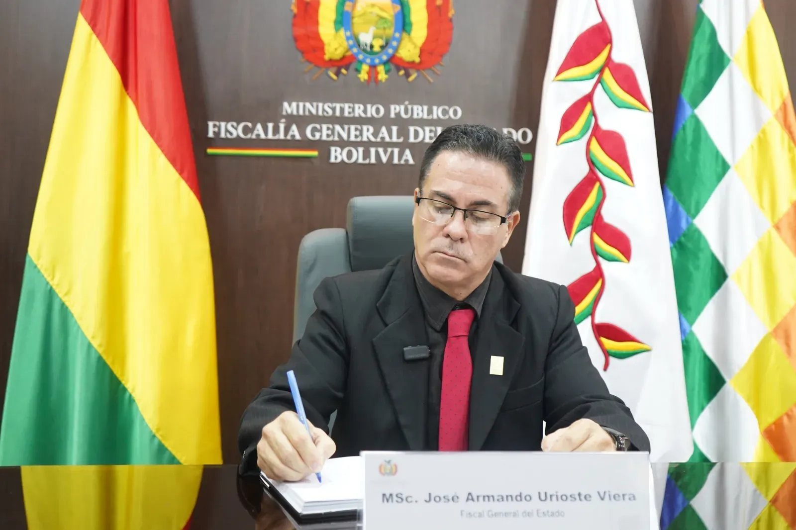 MINISTERIO PÚBLICO ABRE INVESTIGACIÓN ANTE HALLAZGO DE UN FUSIL AR-15 EN EL INMUEBLE DE UN FISCAL EN SANTA CRUZ