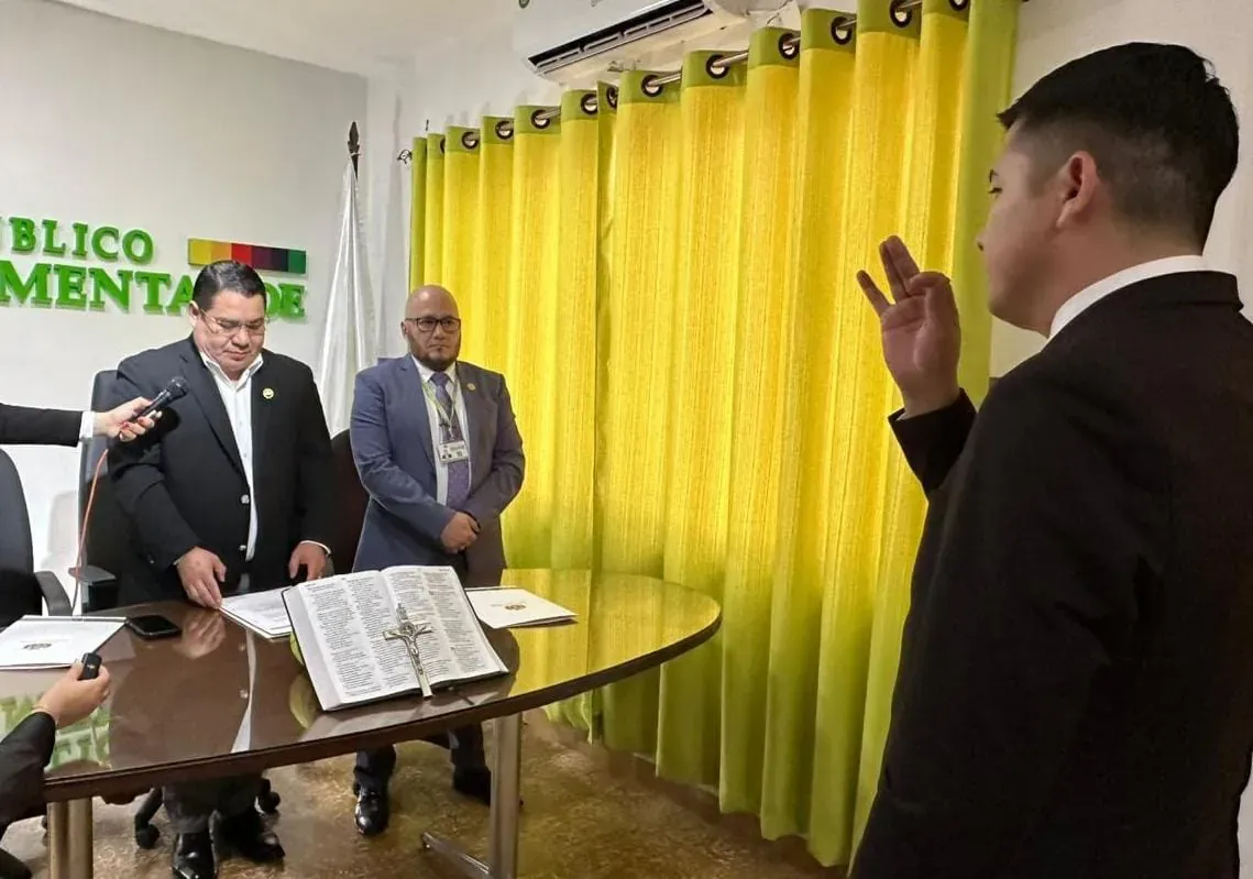 TRINIDAD: FISCAL GENERAL DEL ESTADO POSESIONA AL NUEVO FISCAL DEPARTAMENTAL DE BENI