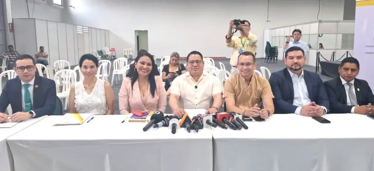 FISCAL GENERAL PARTICIPA EN REUNIÓN INTERINSTITUCIONAL PARA GARANTIZAR QUE LA SEGUNDA VUELTA ELECTORAL SE DESARROLLE EN EL MARCO DE LA CONSTITUCIÓN Y LAS NORMAS VIGENTES