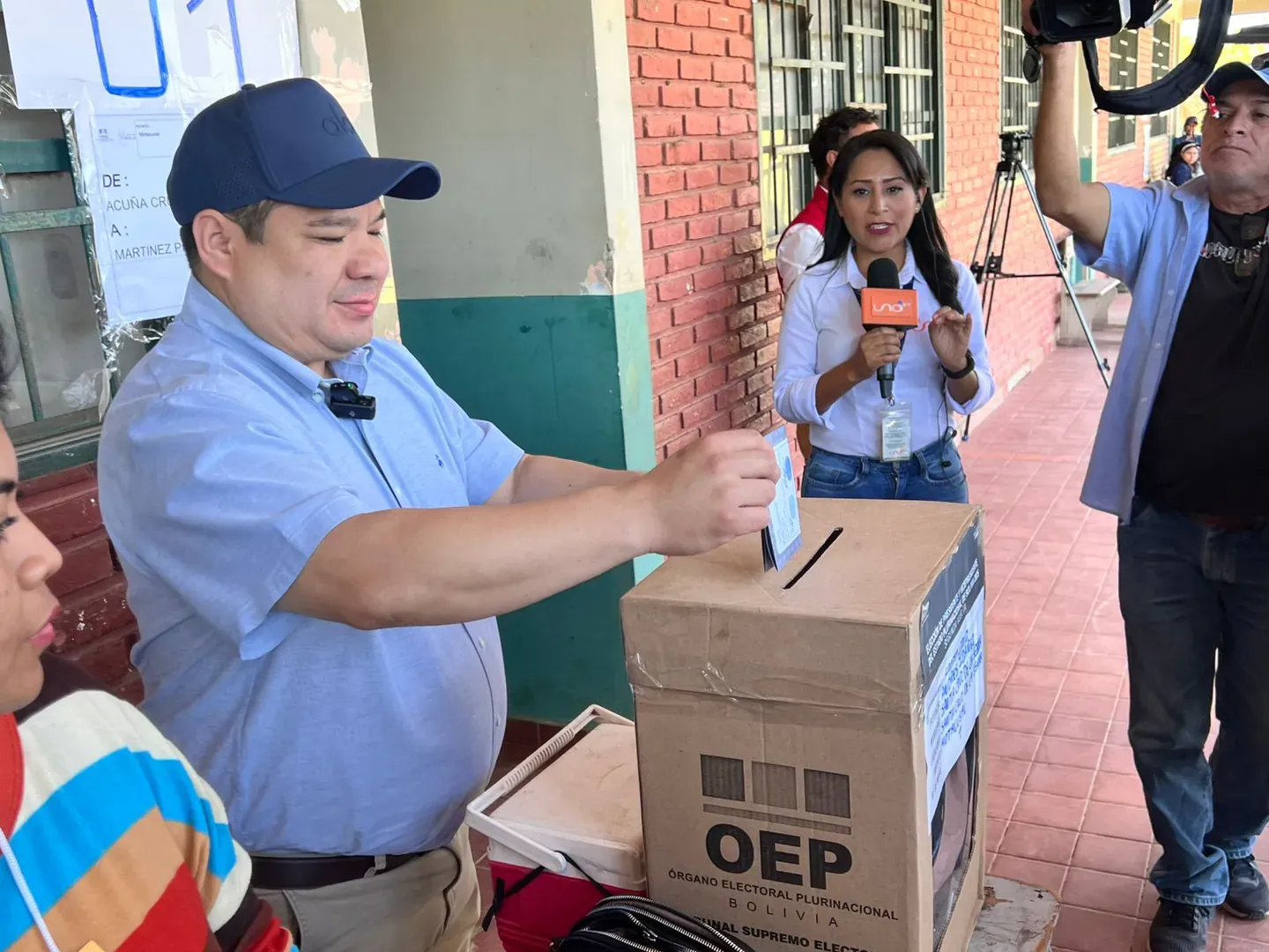 FISCAL GENERAL EMITE SU VOTO Y CALIFICA LA JORNADA ELECTORAL COMO DÍA HISTÓRICO PARA LA DEMOCRACIA BOLIVIANA