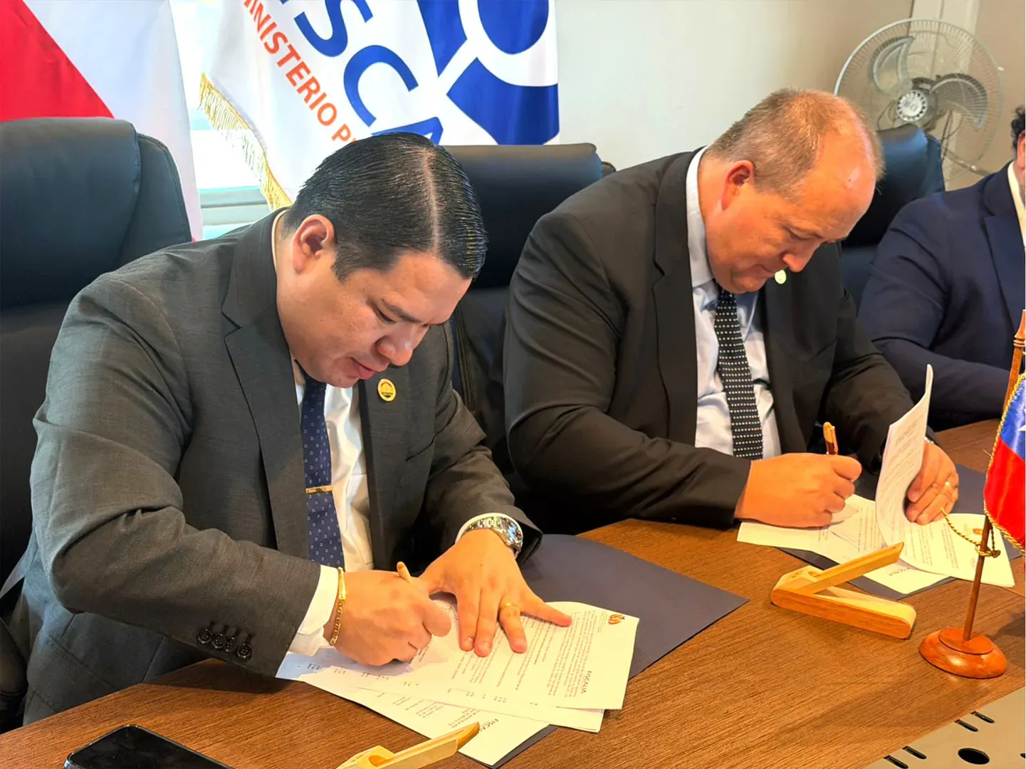 MINISTERIOS PÚBLICOS DE BOLIVIA Y CHILE CONFORMAN EQUIPO CONJUNTO DE INVESTIGACIÓN PARA FORTALECER LA LUCHA CONTRA DELITOS TRANSNACIONALES