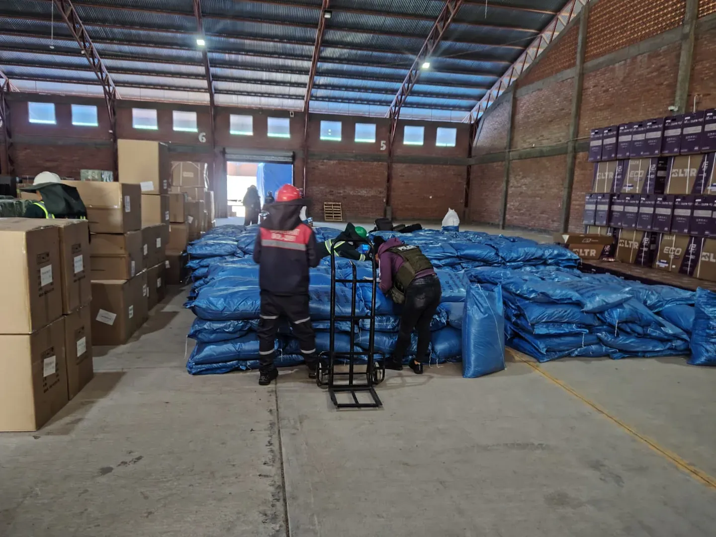 FISCAL GENERAL DESTACA DURO GOLPE AL NARCOTRÁFICO CON LA INCAUTACIÓN DE MÁS DE 53 TONELADAS DE SUSTANCIAS QUÍMICAS EN TAMBO QUEMADO – ORURO