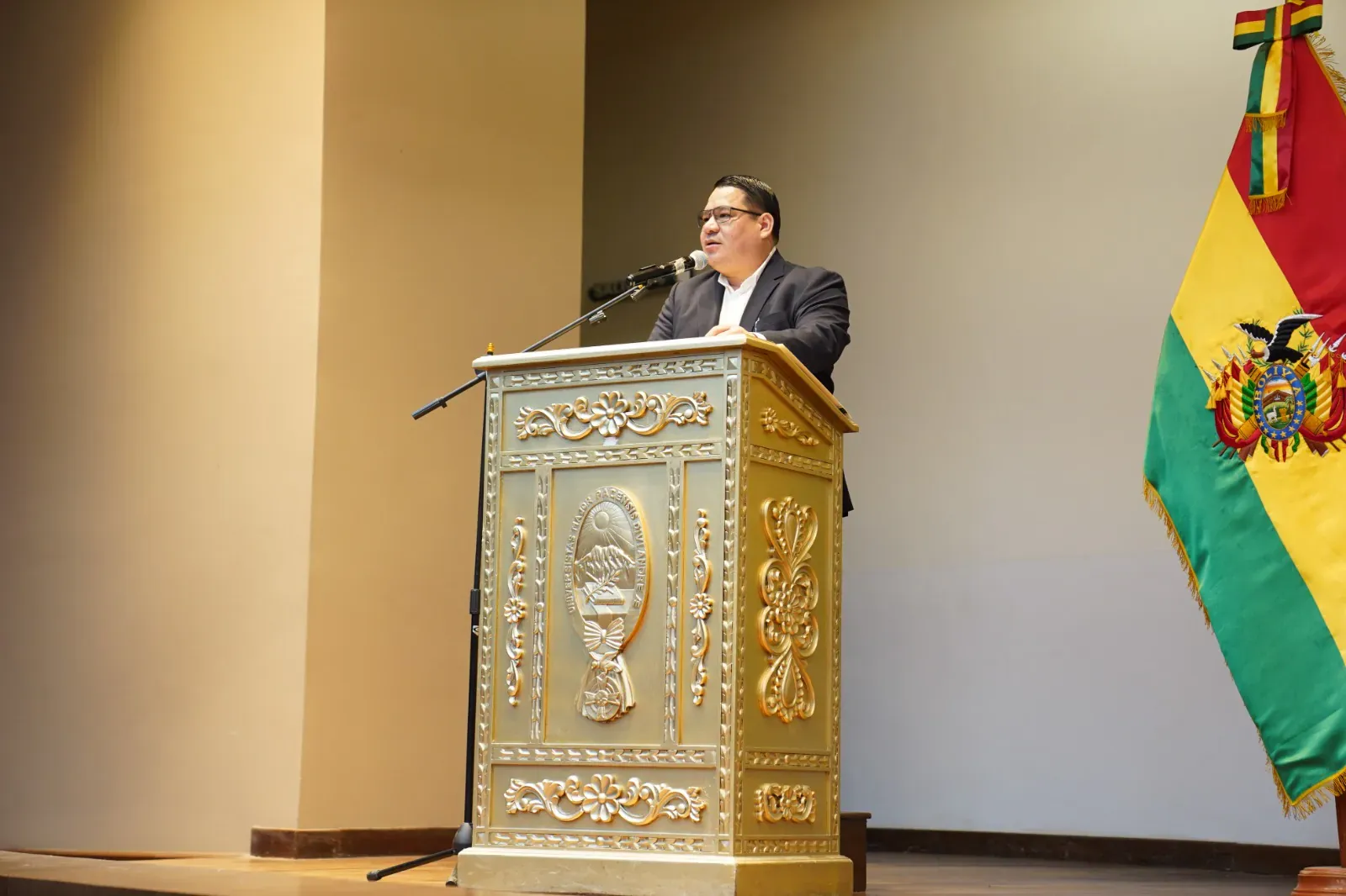 FISCALÍA SOCIALIAZA A LOS UNIVERSITARIOS DE LA UMSA LOS ALCANCES DE LA LEY Nº 1636 PARA PROTEGER A LA NIÑEZ Y ADOLESCENCIA EN ENTORNOS DIGITALES